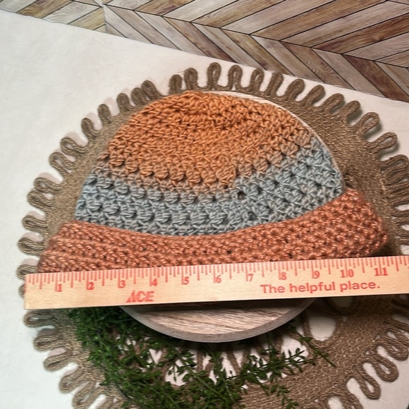 HANDMADE HAND KNITTED Beanie‎ Toboggan Winter Hat Warm - Picture 5 of 6